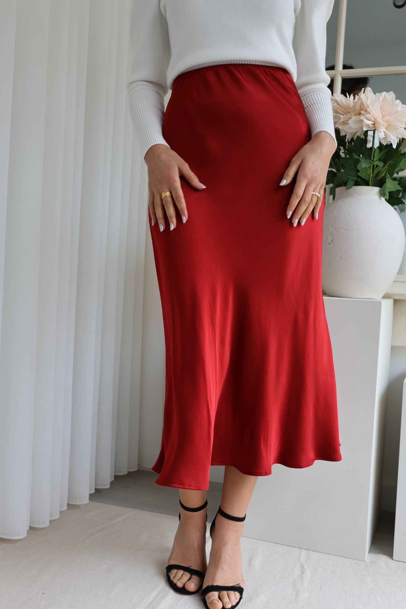 Aida red skirt